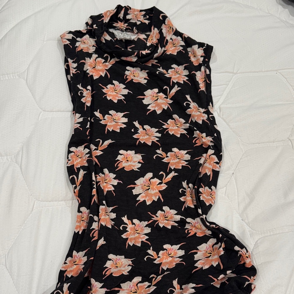 Acacia s worn cut off tank/turtle neck with